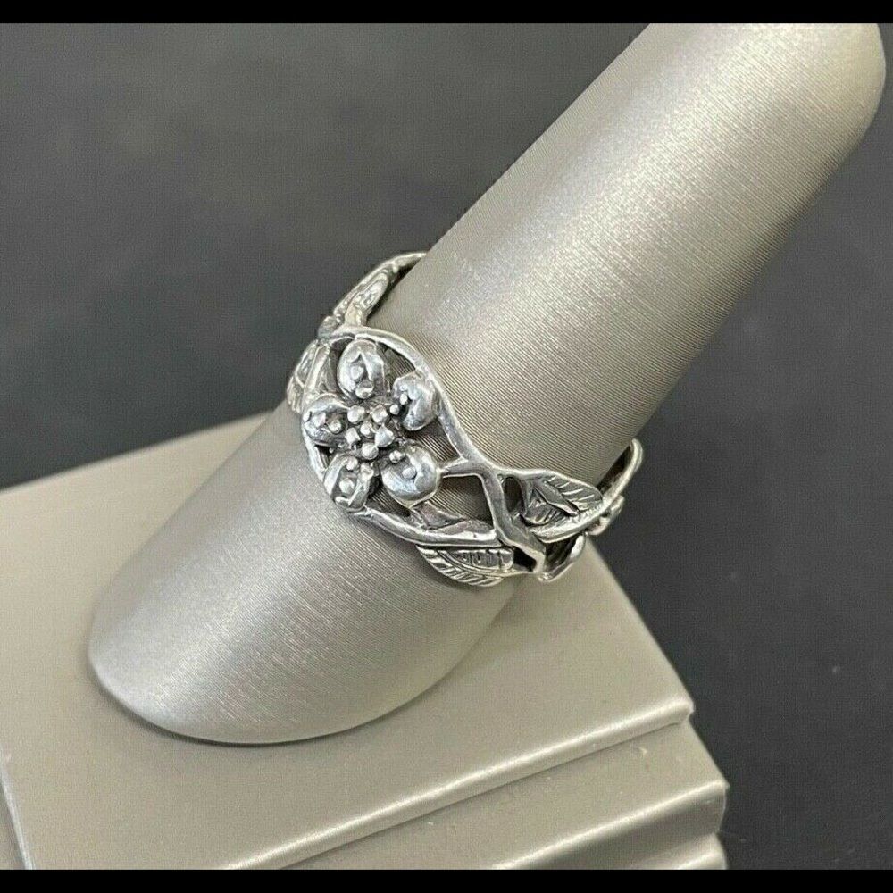 Sarda Sterling Silver Bali Collection Band Ring - Picture 5 of 7